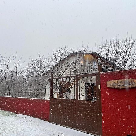 Riza Guest House Puke Экстерьер фото